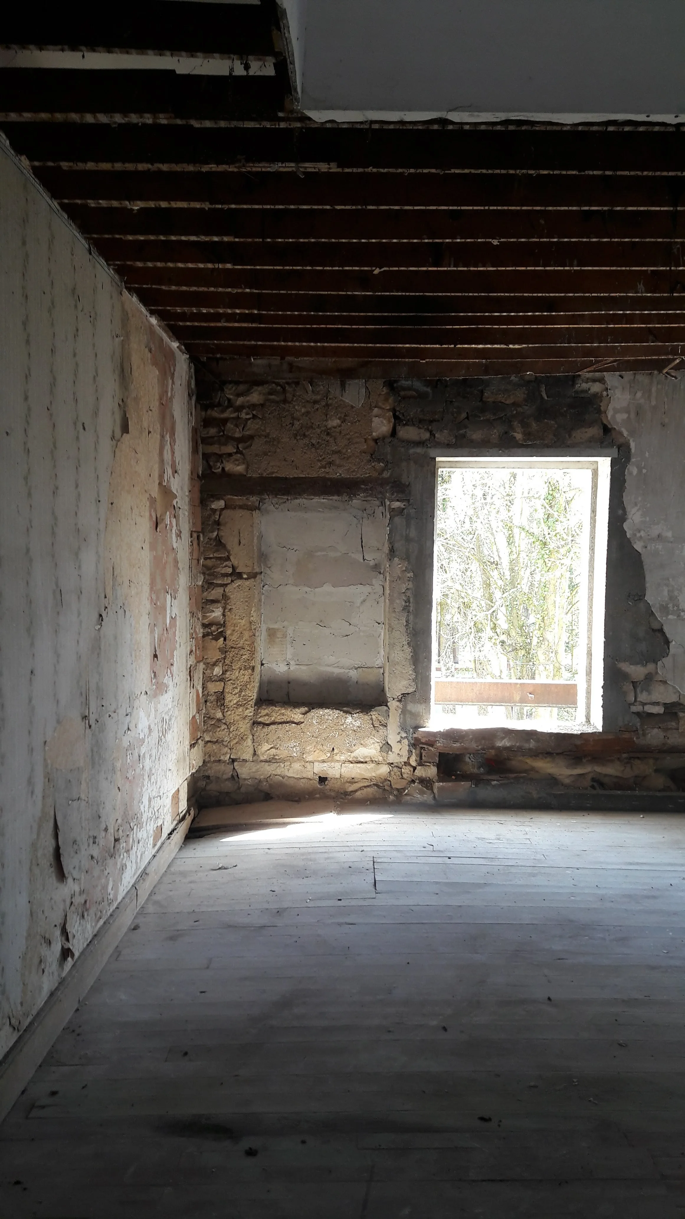 Pièce d’un logement après sa mise à nu