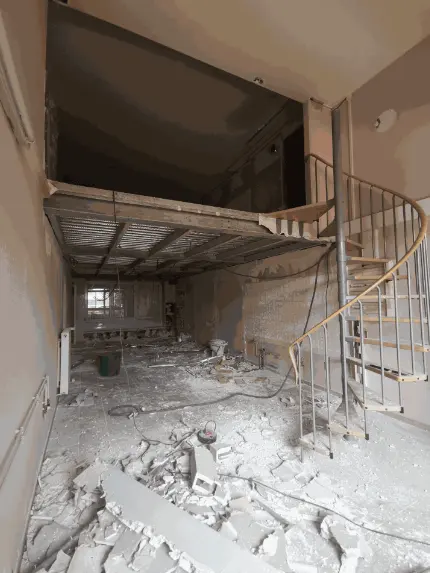 Démolition intérieure du loft et création de la mezzanine