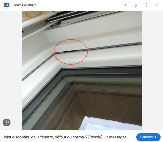 Joint de fenêtre coupé en partie haute pour créer une entrée d'air