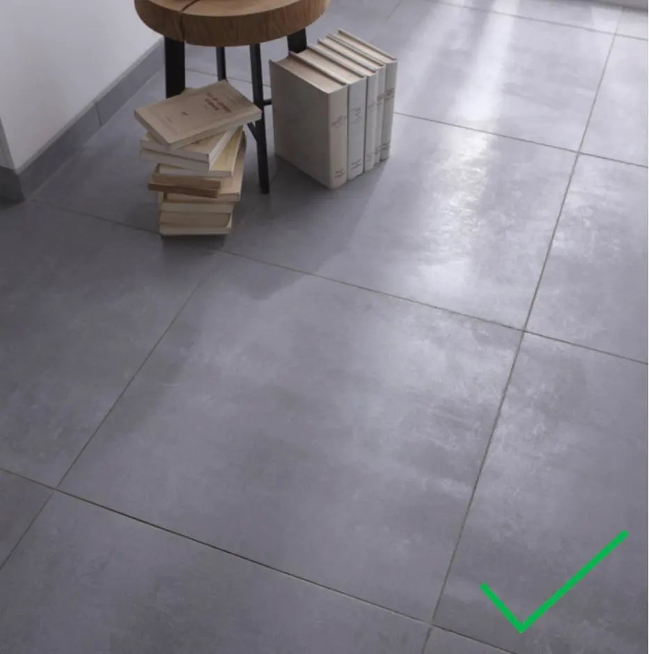 Exemple carrelage foncé avec joint foncé